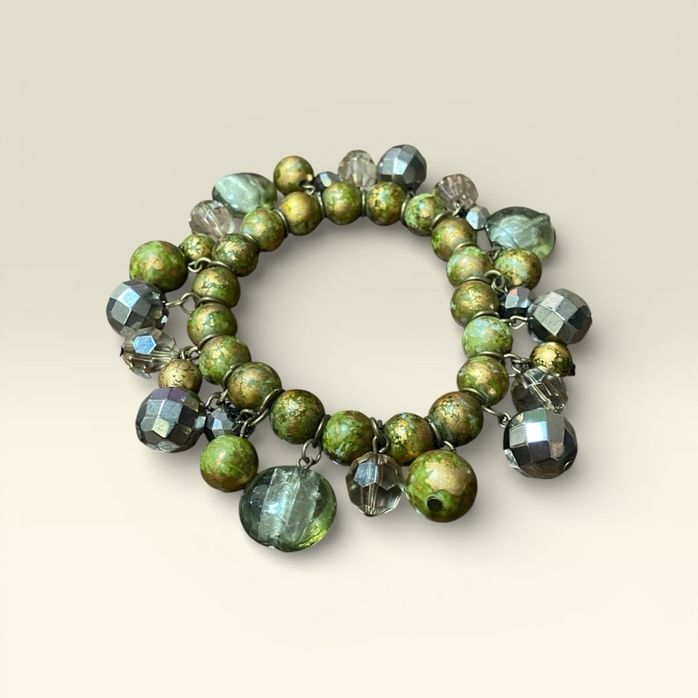 Vintage Elegant Green and Silver Beaded Bracelet